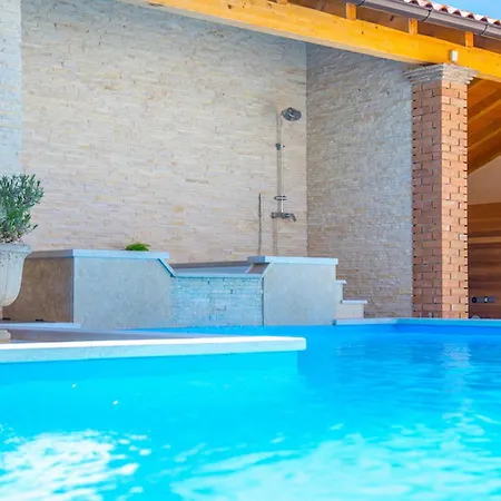 Olea Histria بيت للعطل *